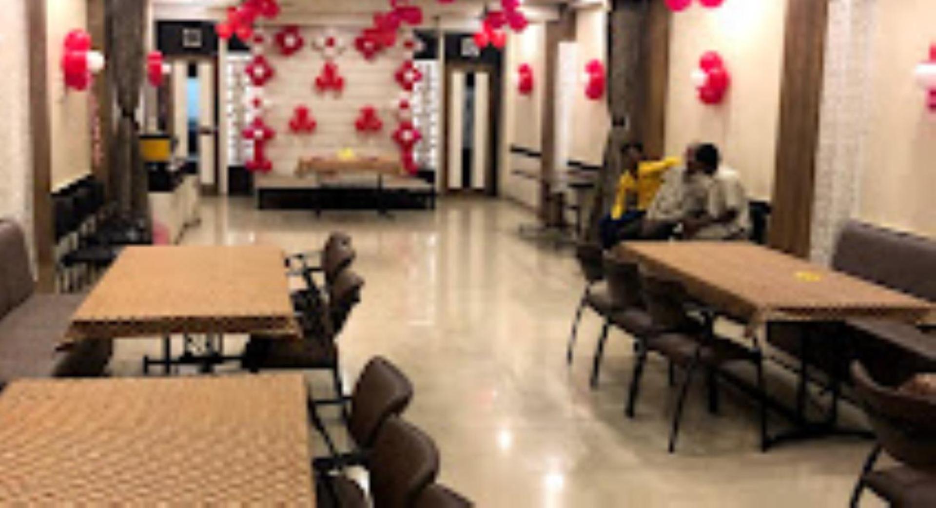 Hotel Pritam Palace , Dhule Esterno foto